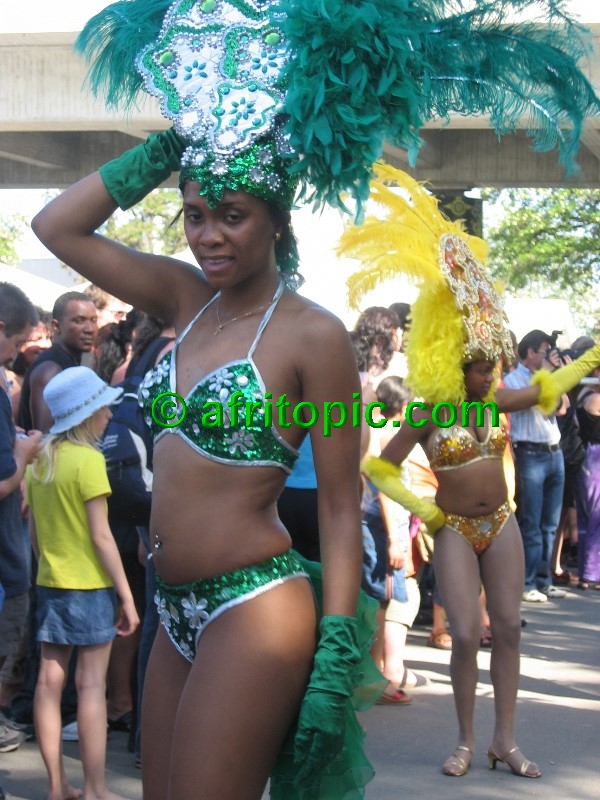 ../Images/AfricaFestival-27-28May05 060.jpg